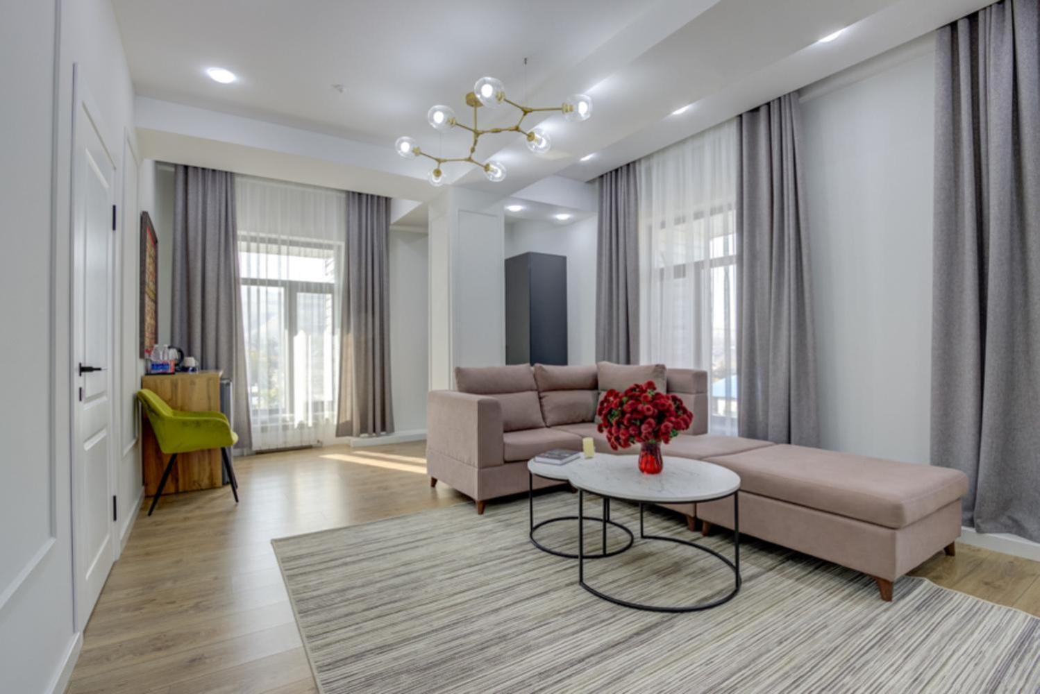 Aisha Hotel Μπισκέκ Εξωτερικό φωτογραφία